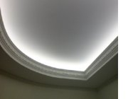 двухуровневый потолок - Белое матовое полотно, полиуриетановый молдинг с внутренней подсветкой.